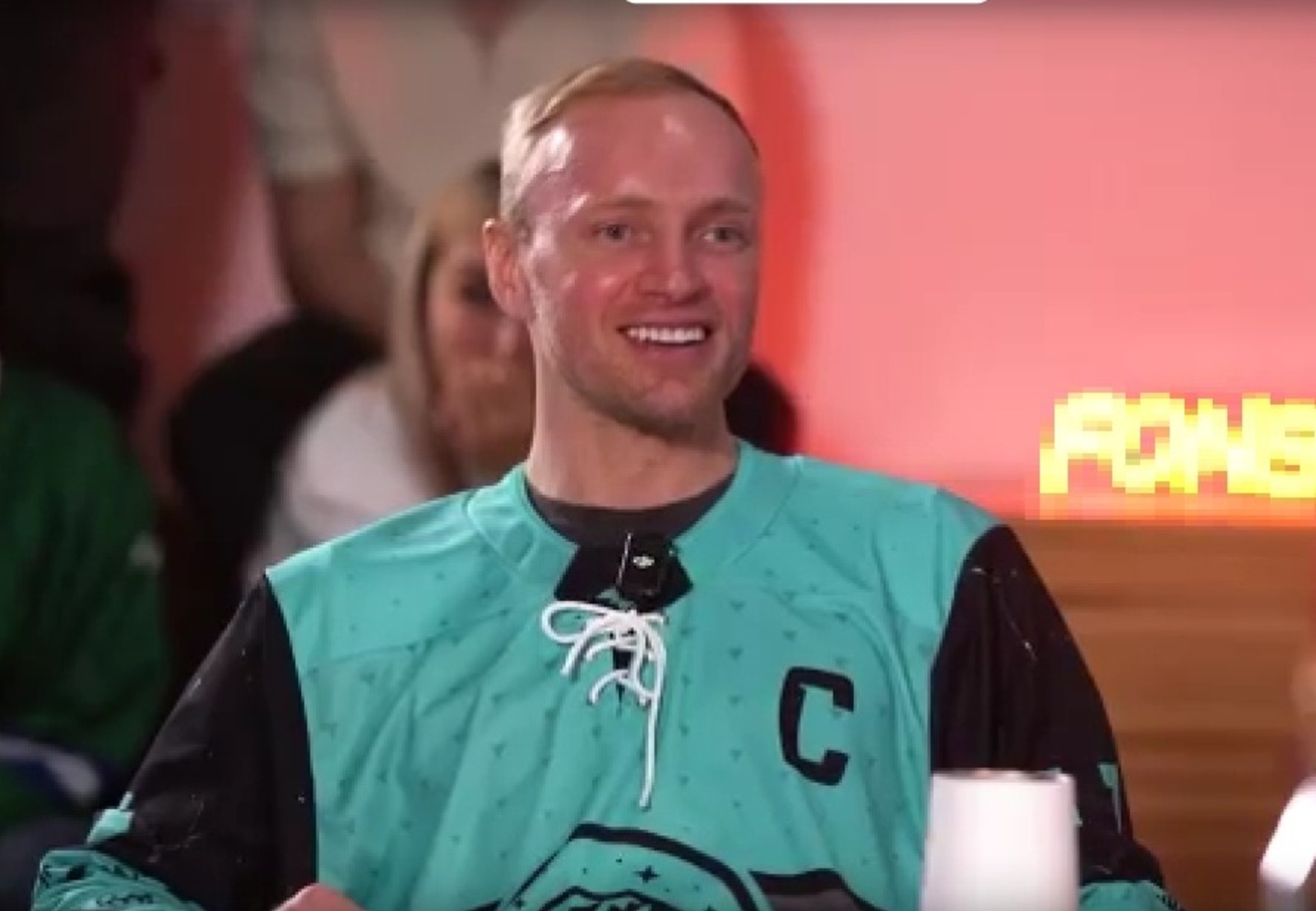 скриншот видео. VK «Салавата Юлаева».