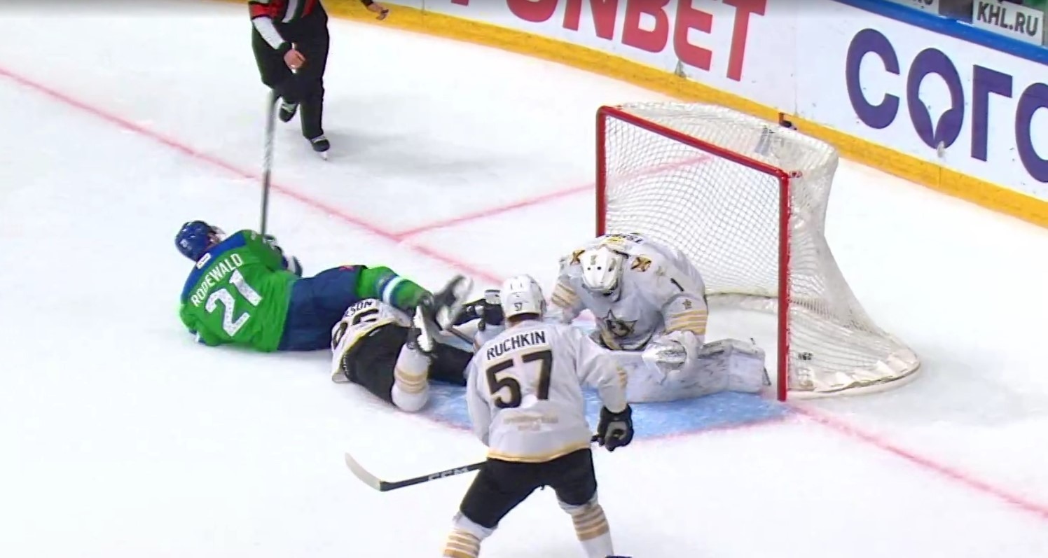 скриншот видео матча. скриншот видео матча.